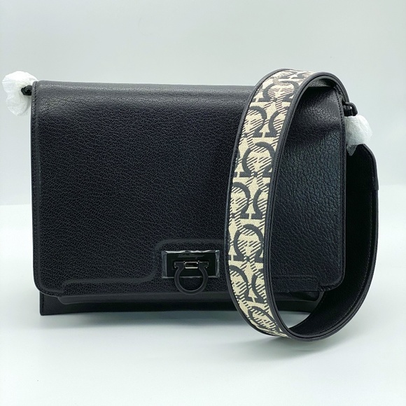 Salvatore Ferragamo Handbags - Salvatore Ferragamo Trifolio shoulder bag